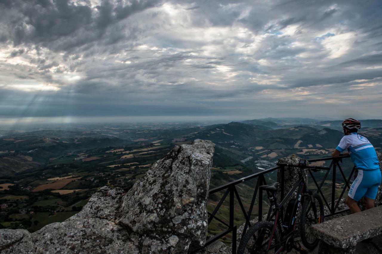 La Grotta Hotel San Marino Bagian luar foto